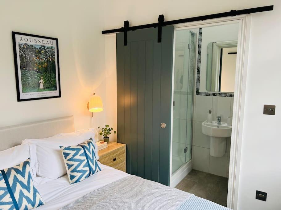 Forge Cottage - Pretty 1 Bedroom Cottage With Free Off Street Parking London Kültér fotó