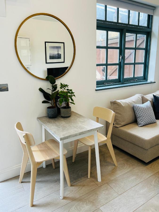 Forge Cottage - Pretty 1 Bedroom Cottage With Free Off Street Parking London Kültér fotó